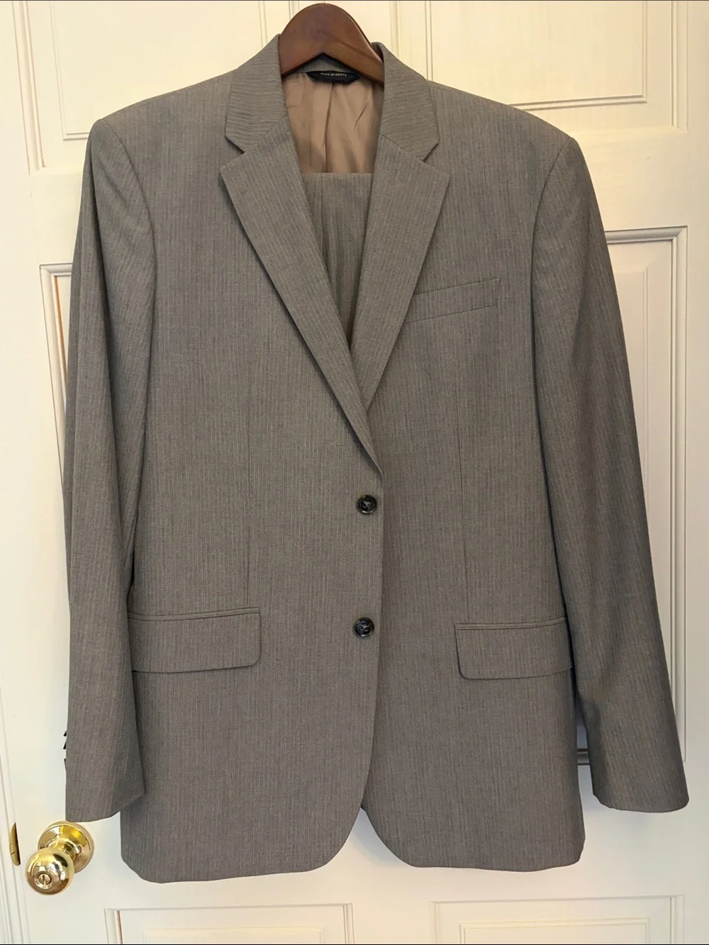 Men's Gray Two-Button Suit - Classic Tailored Fit 42L Jacket and 34x30 pants
